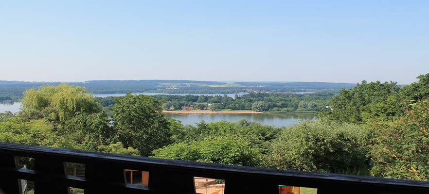 Blick vom Balkon mit Blick auf den See